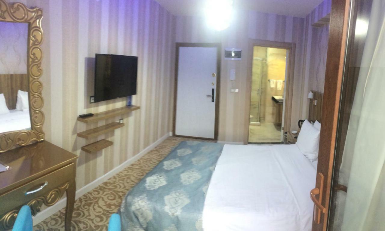 Crystall Hotel Van Luaran gambar